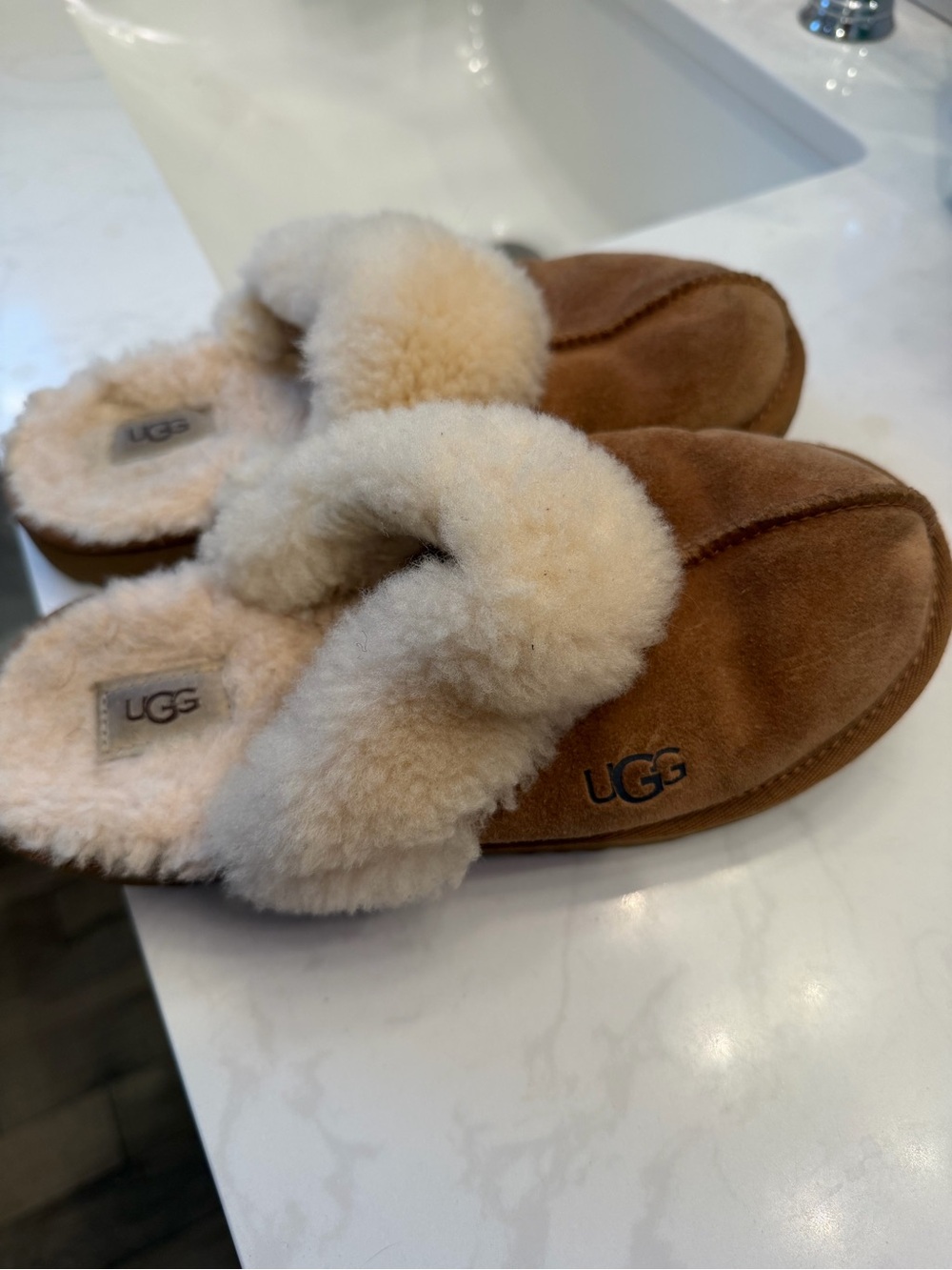 UGG Kids Chestnut Suede Sheepskin Slide Slippers with Cream Fur